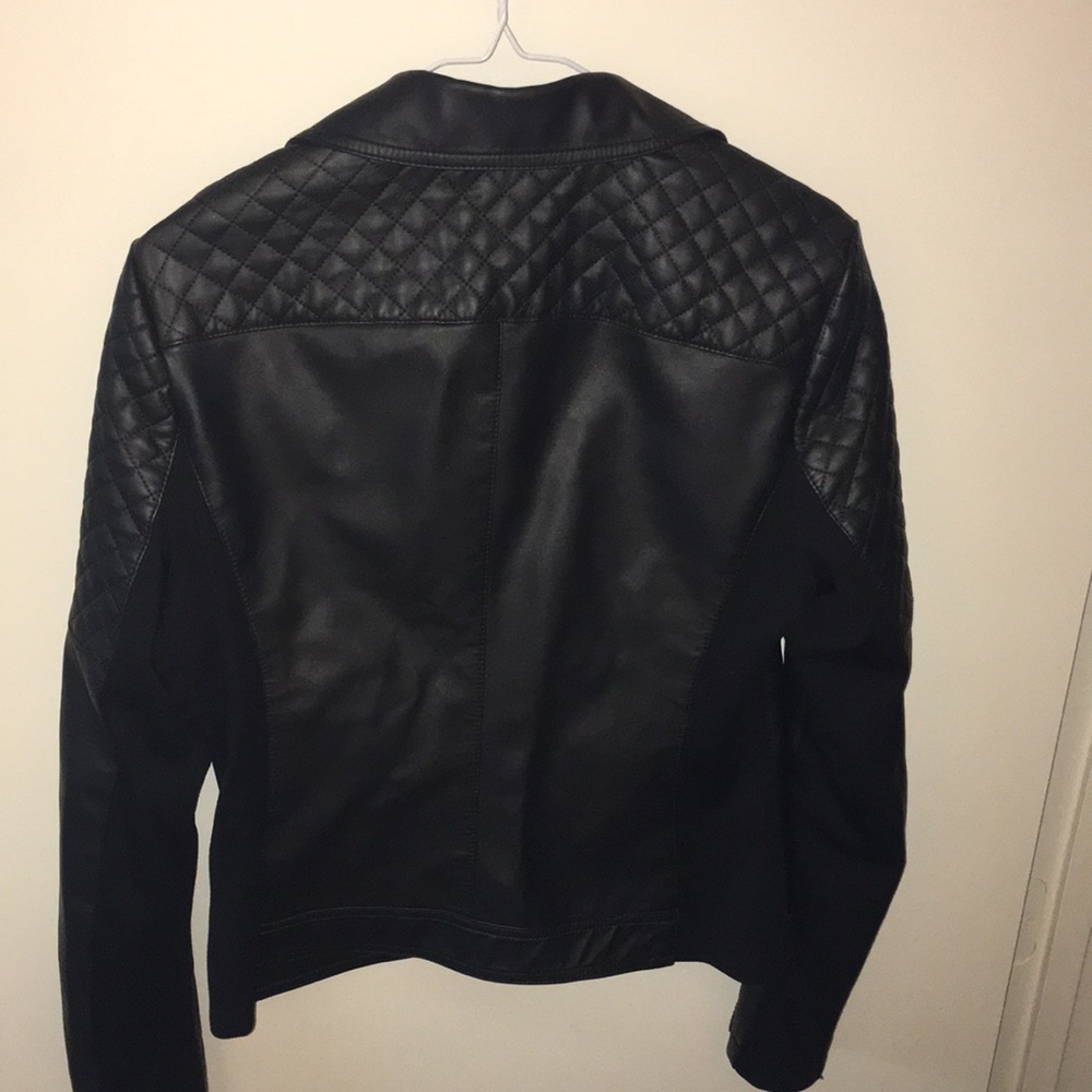 Express black leather jacket - Picture 2 of 5